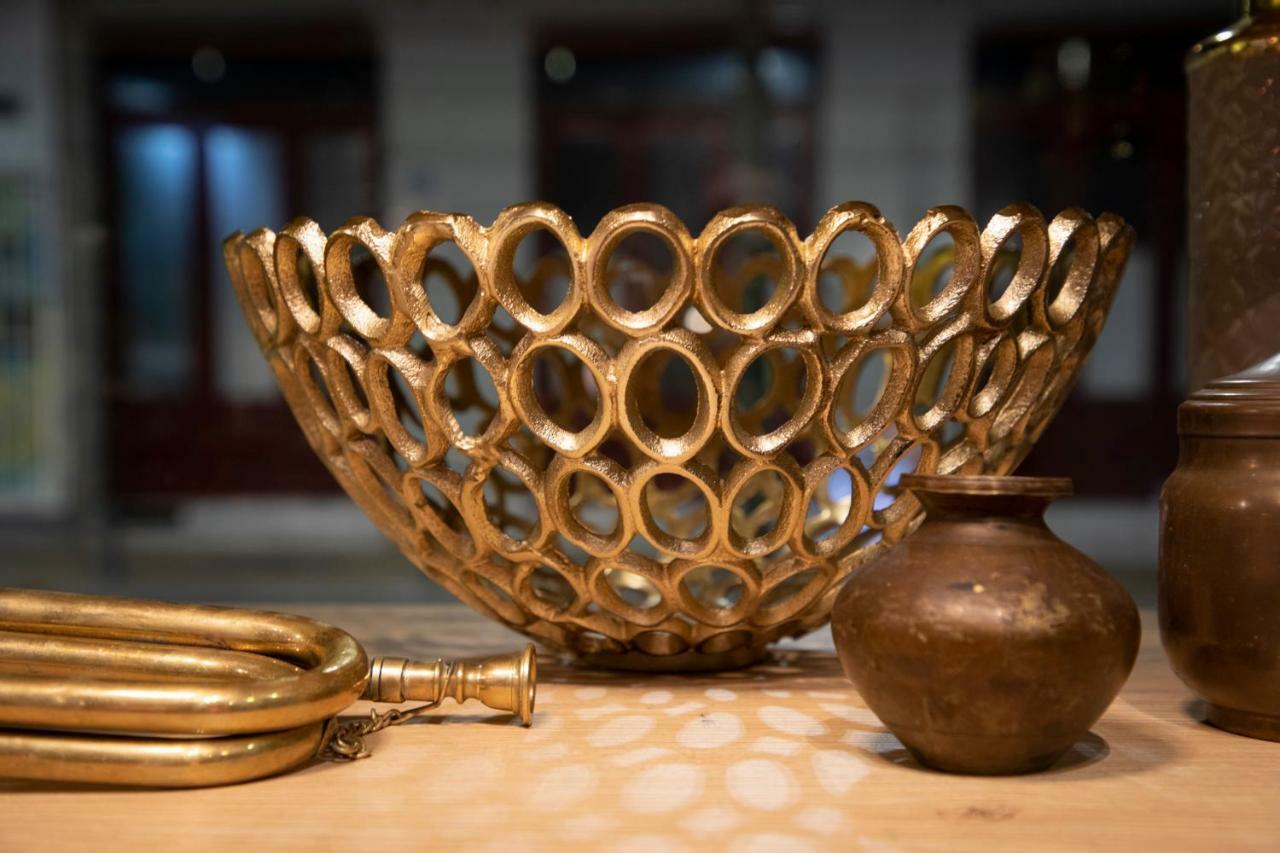 The Pinnacle Athènes Extérieur photo A bowl made of bamboo