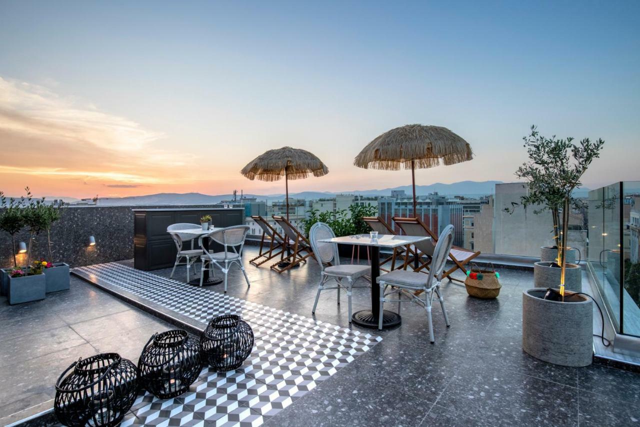The Pinnacle Athènes Extérieur photo Rooftop bar